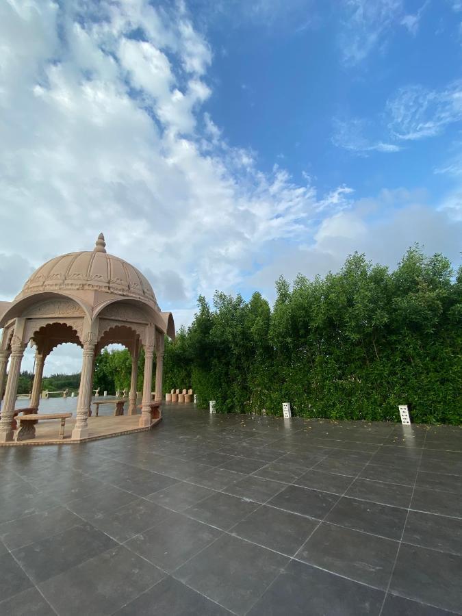 City The Village Beach Resort Laeja Экстерьер фото