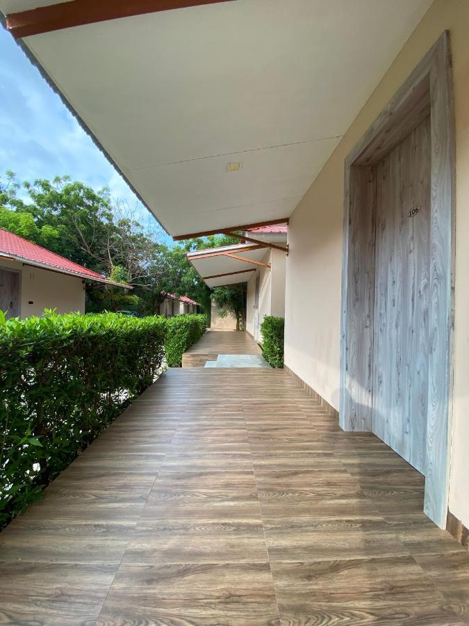 City The Village Beach Resort Laeja Экстерьер фото